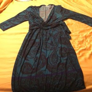 A pea in the pod maternity dress